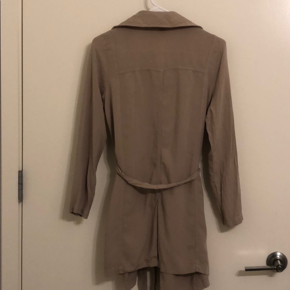 Tan colored jacket/cardigan - Picture 7 of 7